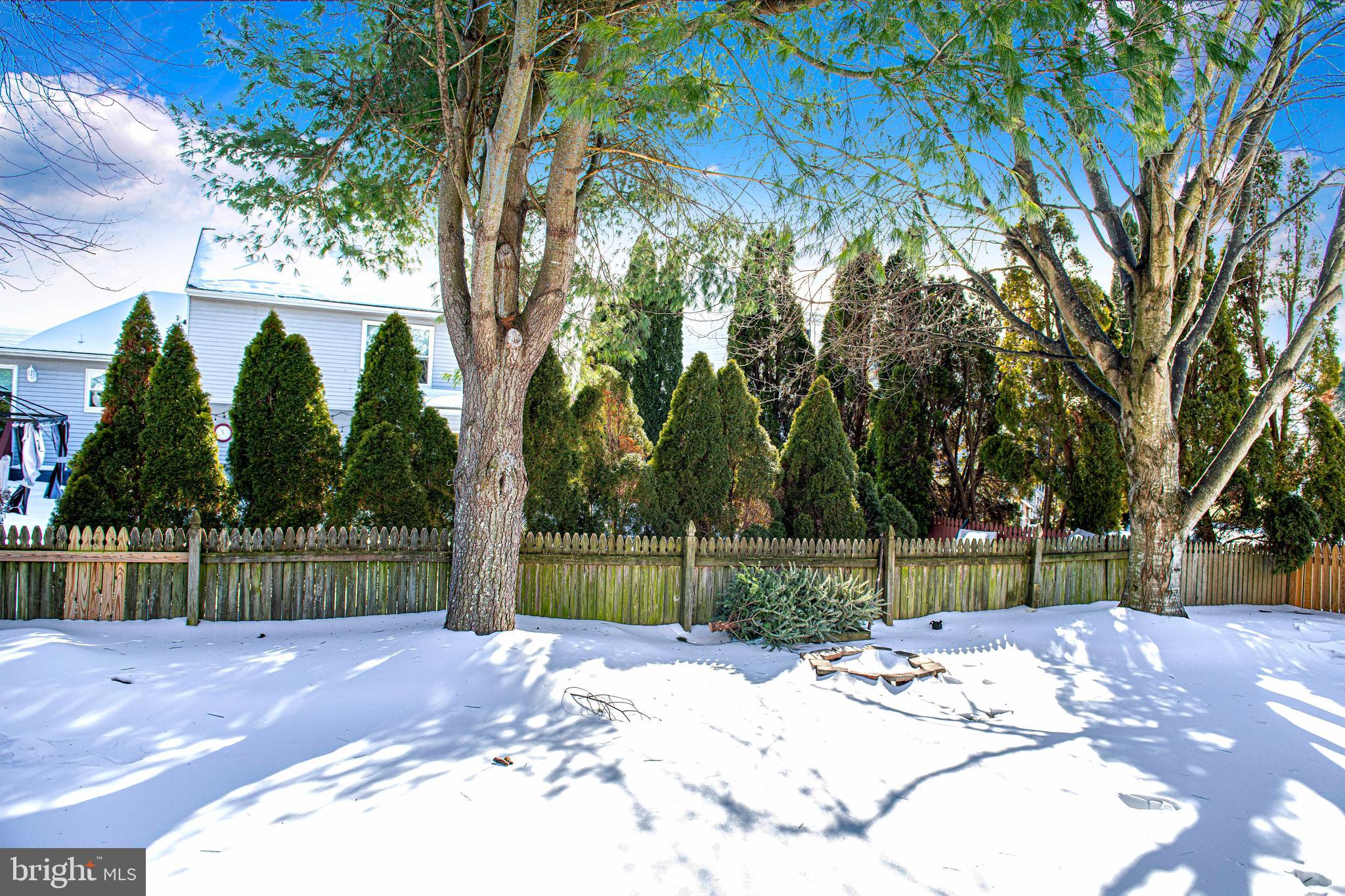 SOUTH HAMPTON - Residential