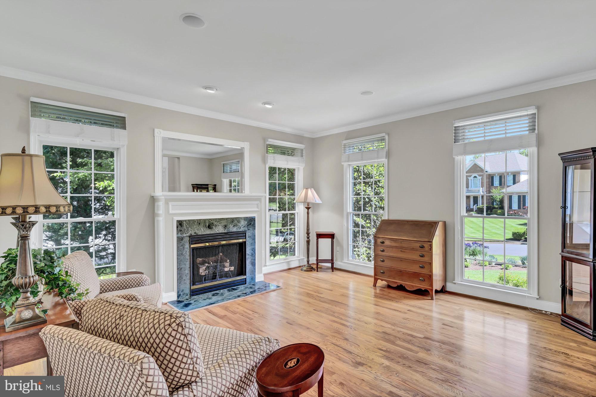 HUNTING HILLS - Residential