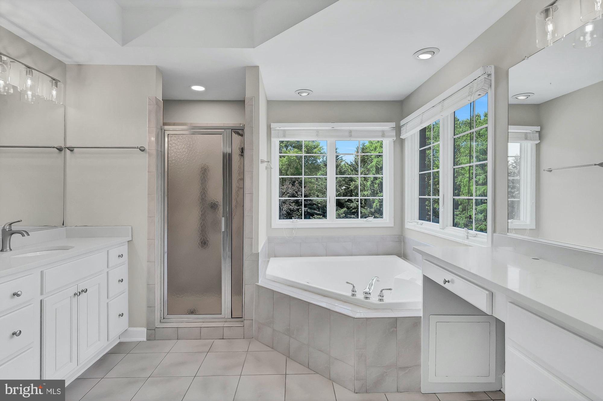 HUNTING HILLS - Residential