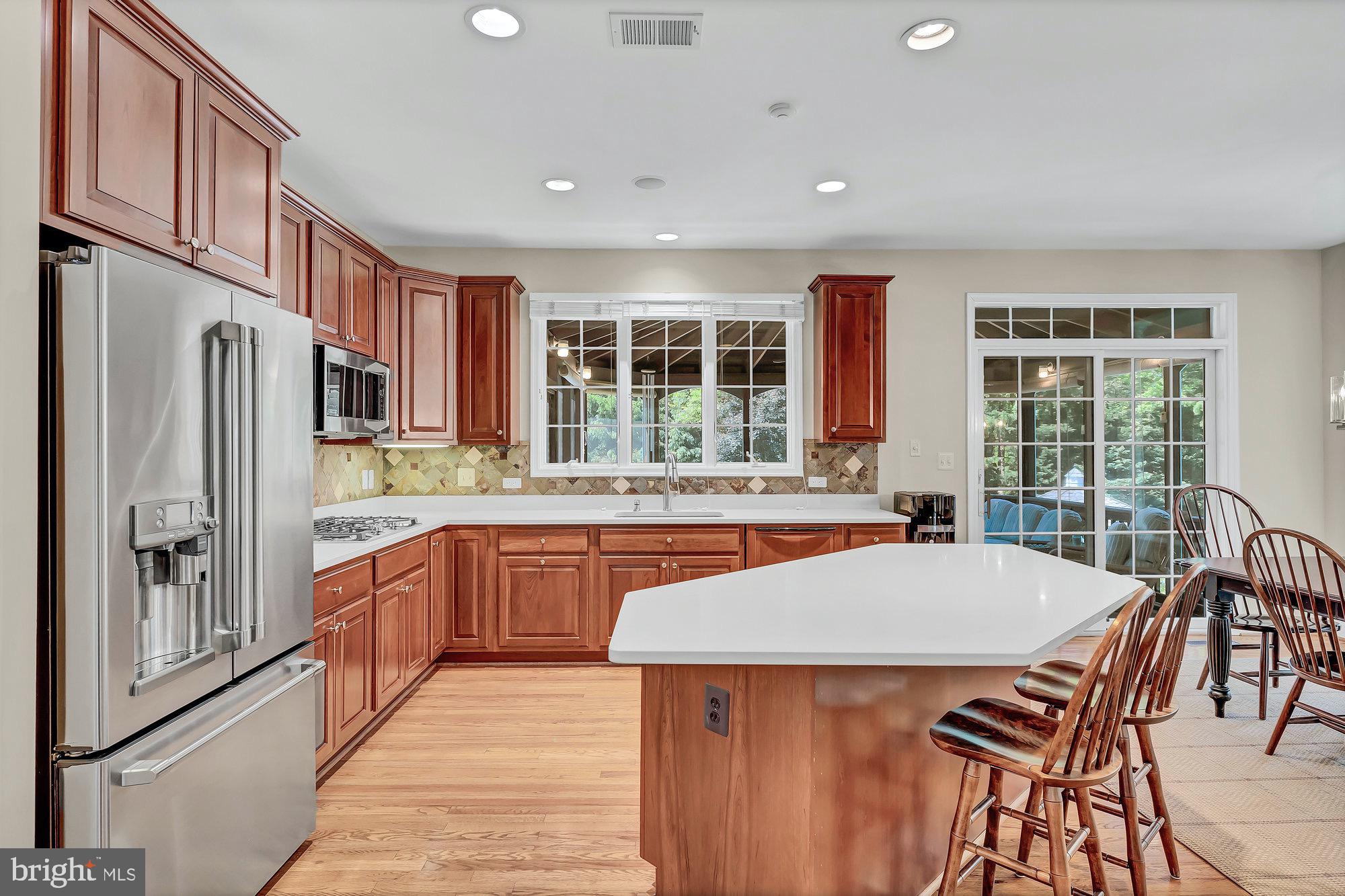 HUNTING HILLS - Residential