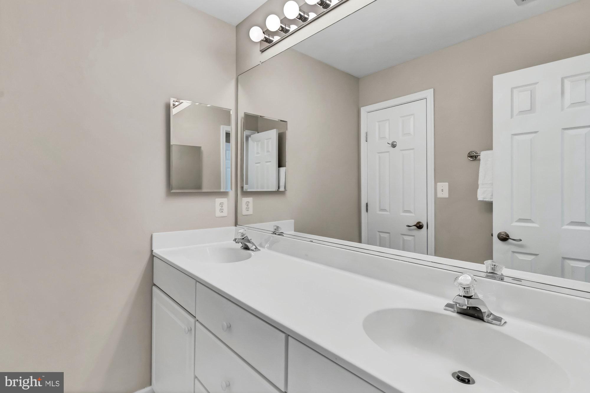 HUNTING HILLS - Residential