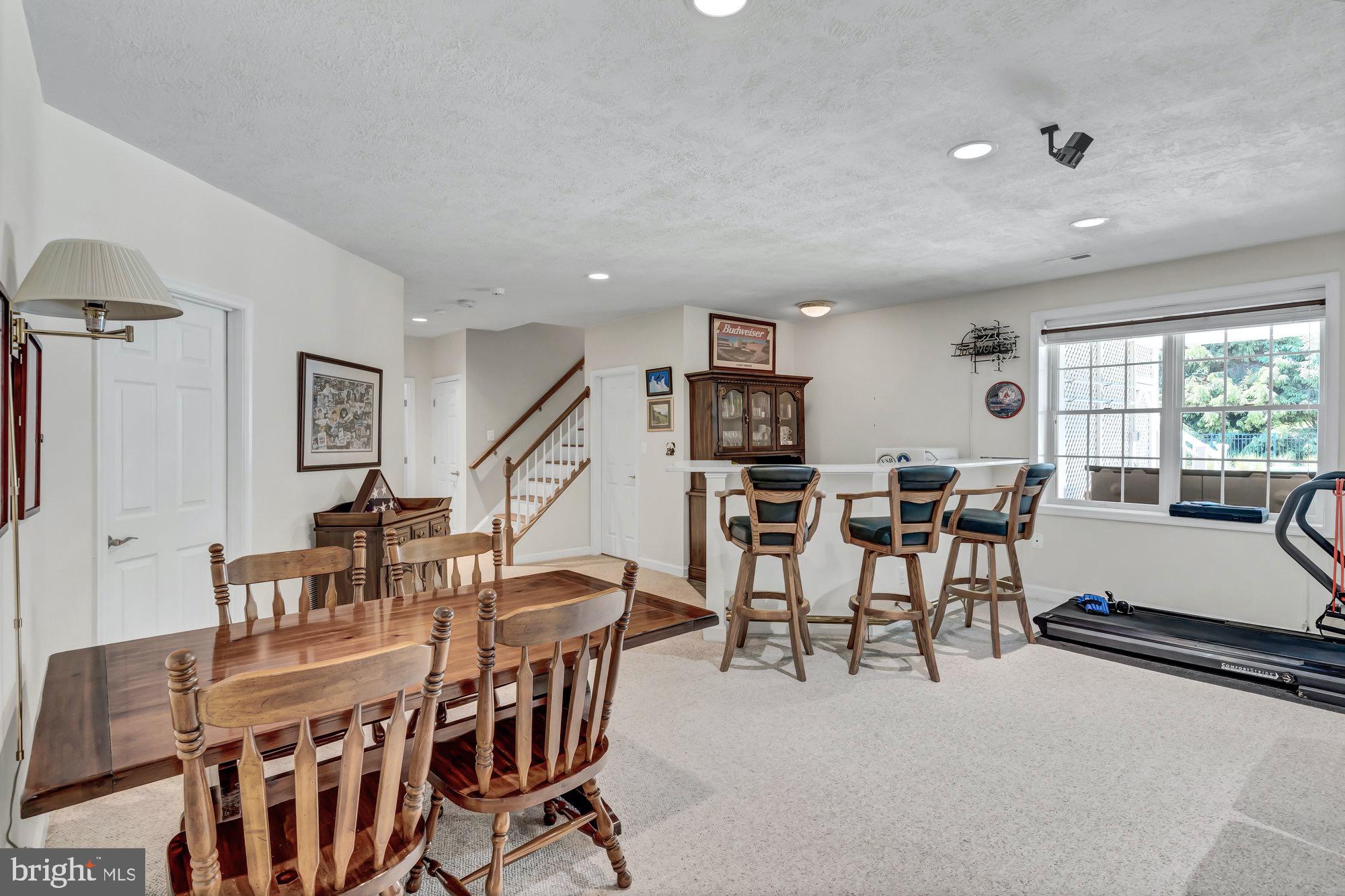 HUNTING HILLS - Residential