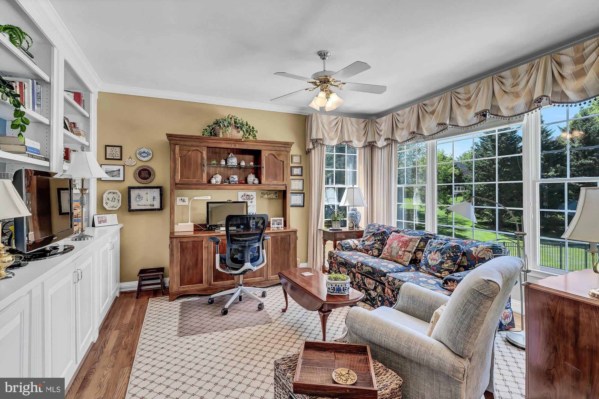 HUNTING HILLS - Residential