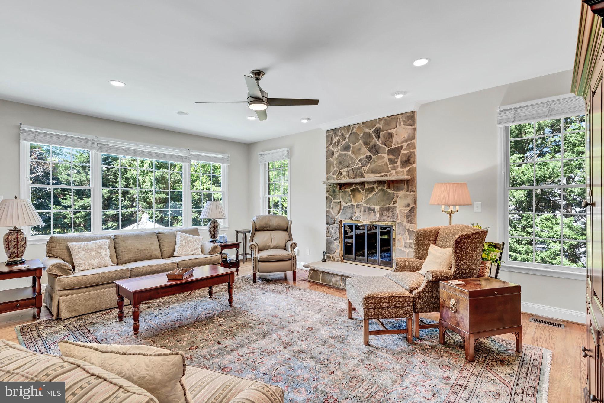 HUNTING HILLS - Residential