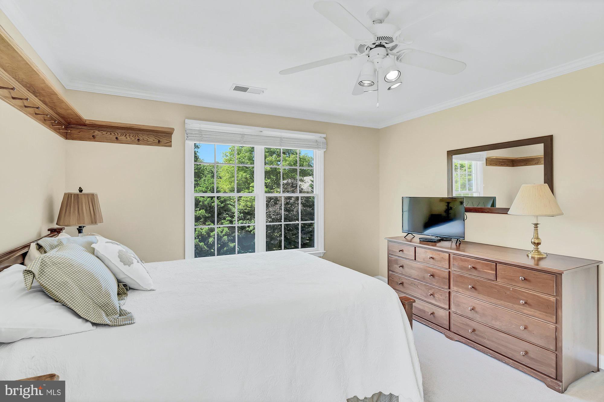 HUNTING HILLS - Residential