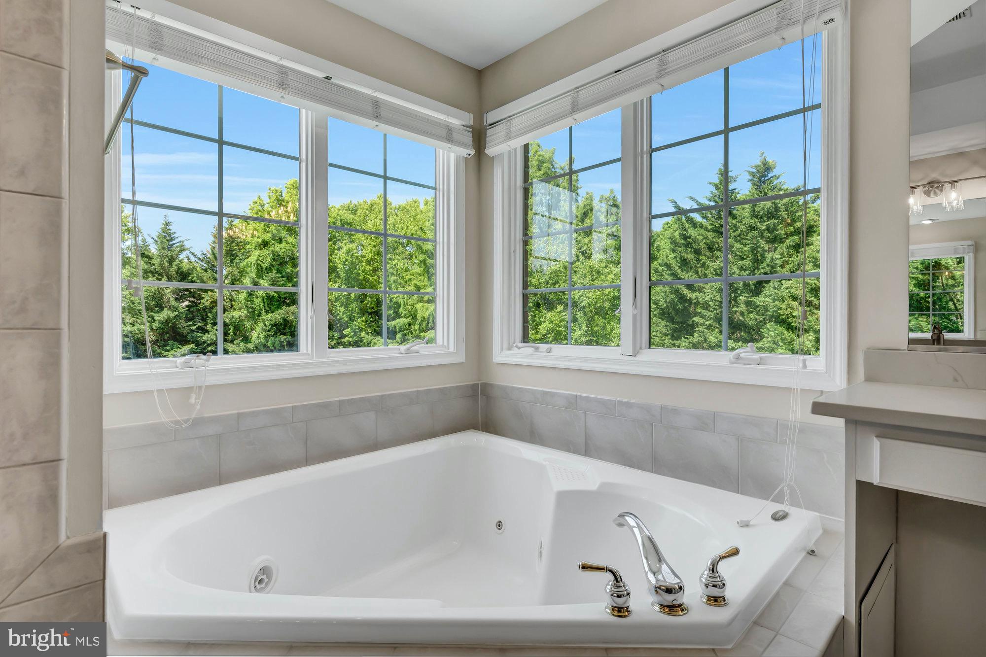 HUNTING HILLS - Residential