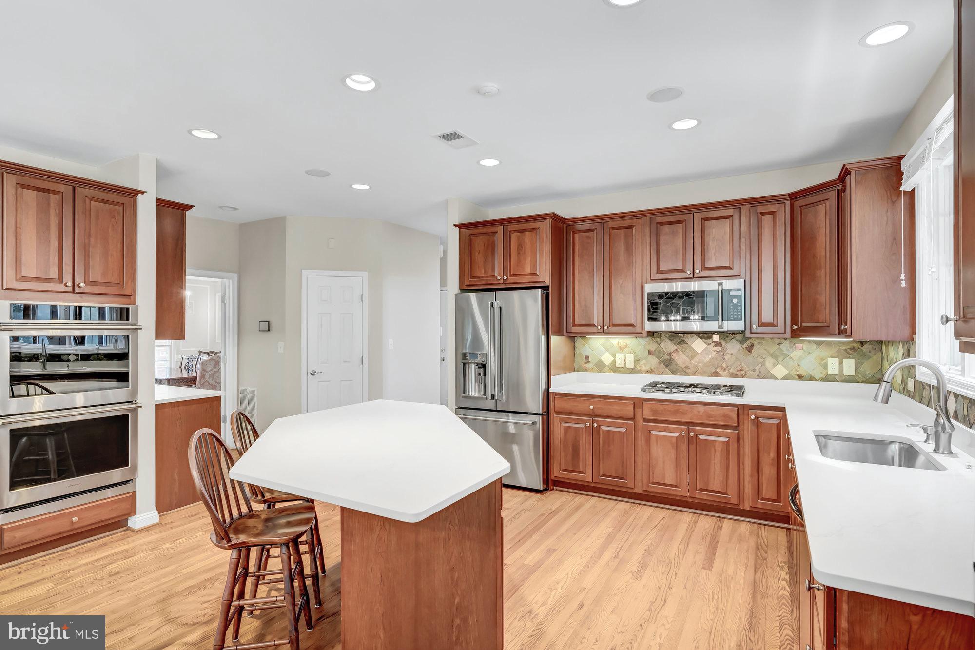 HUNTING HILLS - Residential