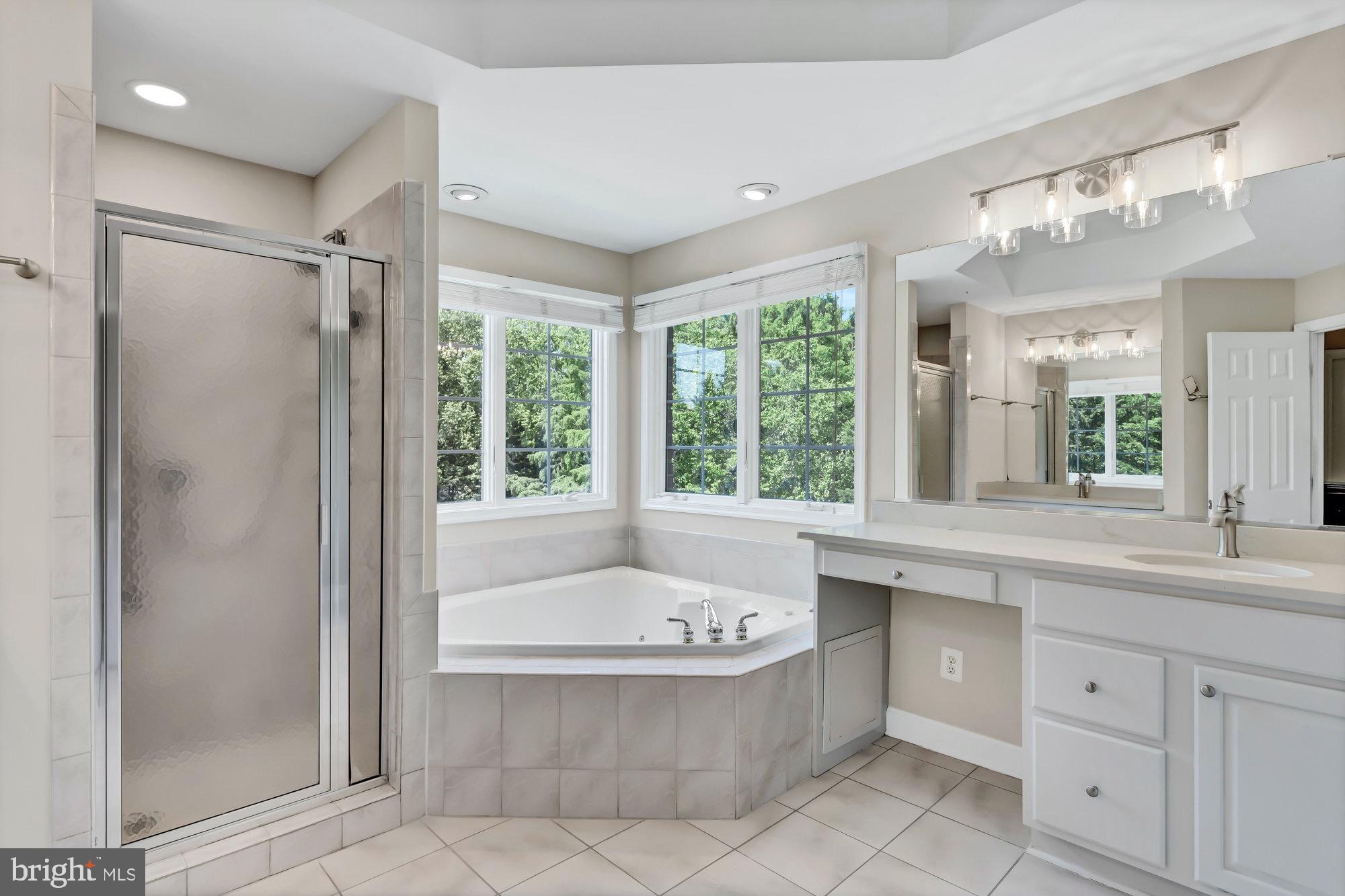 HUNTING HILLS - Residential