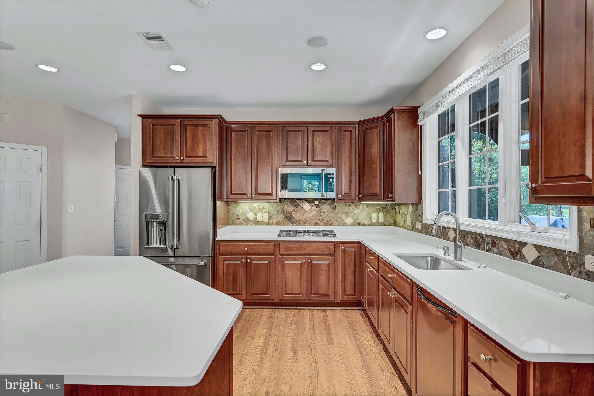 HUNTING HILLS - Residential