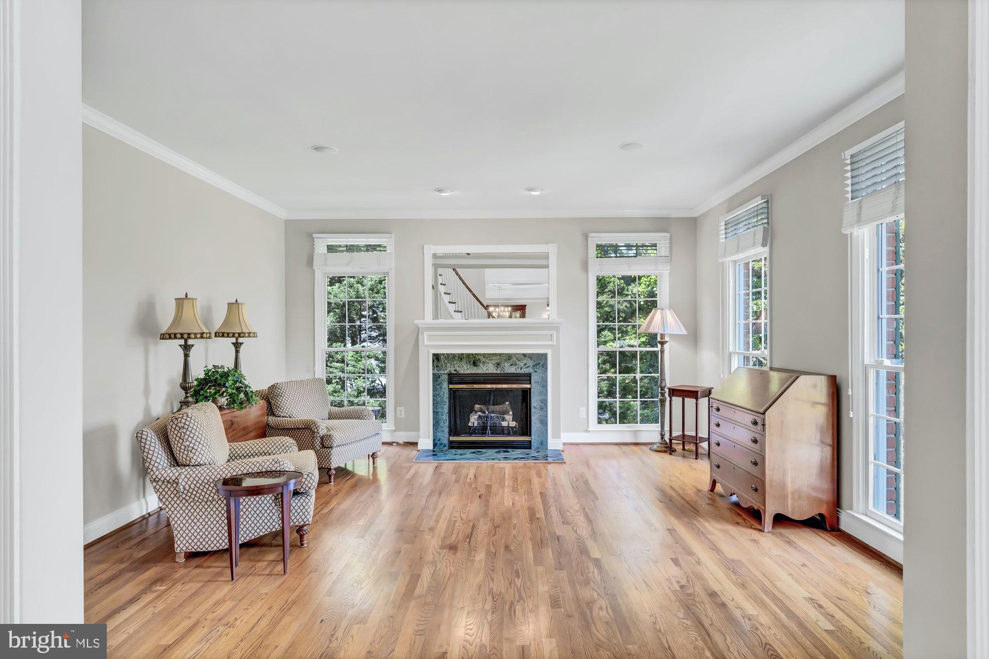 HUNTING HILLS - Residential