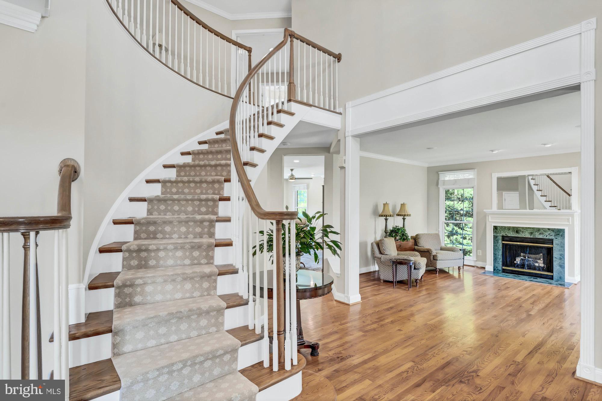 HUNTING HILLS - Residential