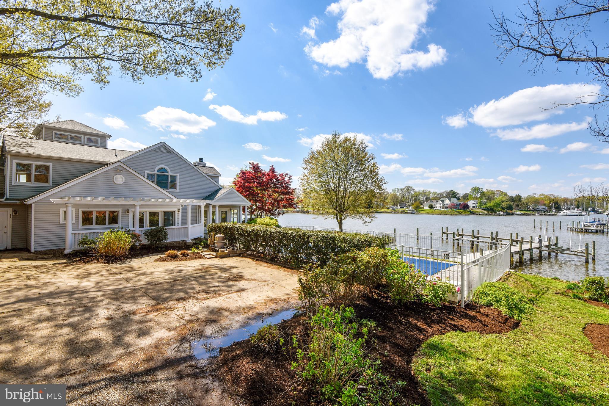 EDGEWATER - Residential