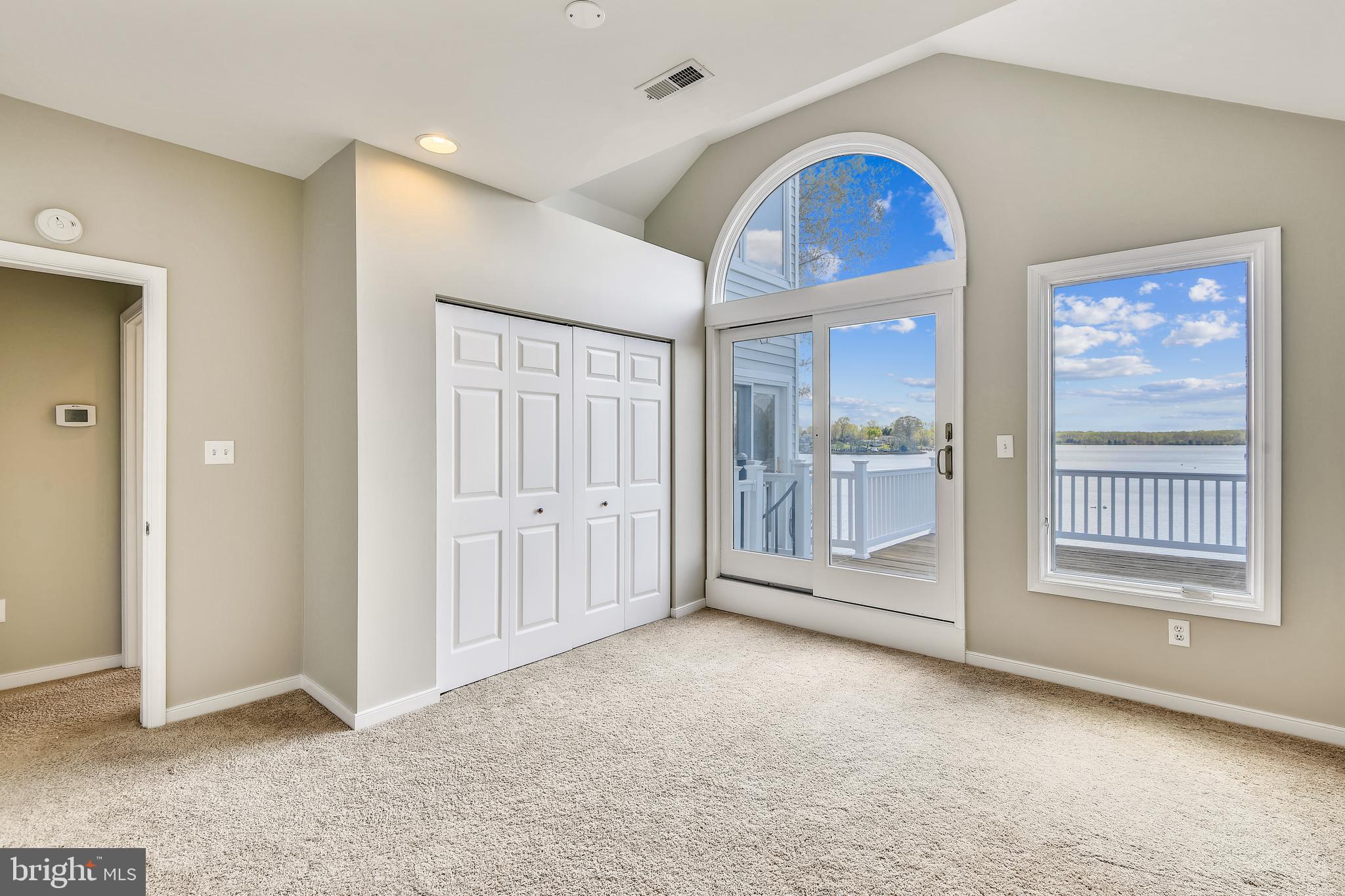 EDGEWATER - Residential