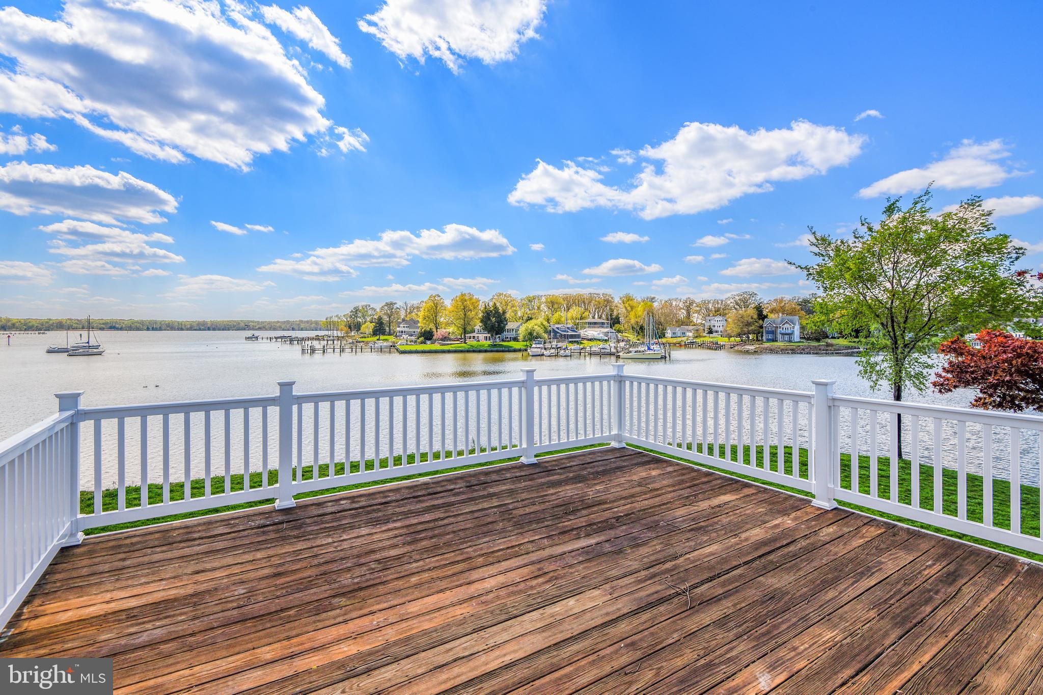 EDGEWATER - Residential