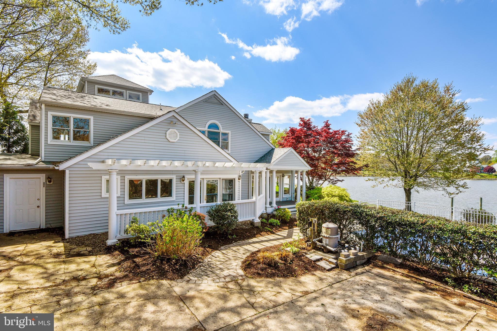 EDGEWATER - Residential