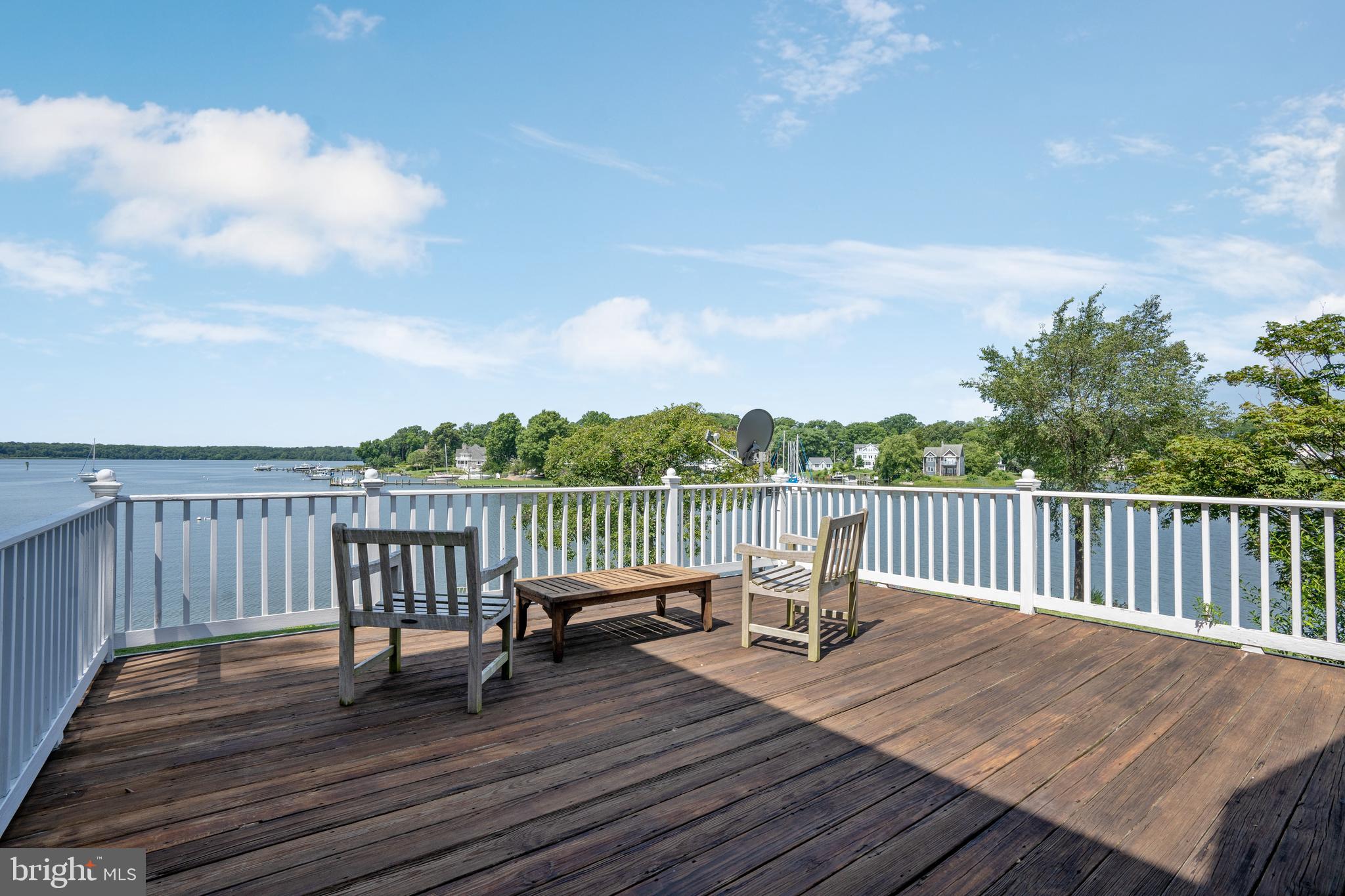 EDGEWATER - Residential