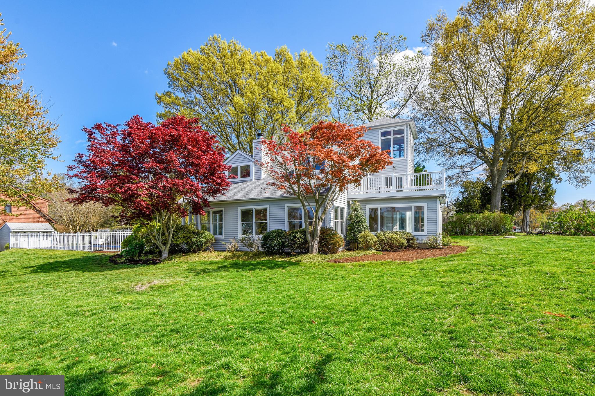 EDGEWATER - Residential