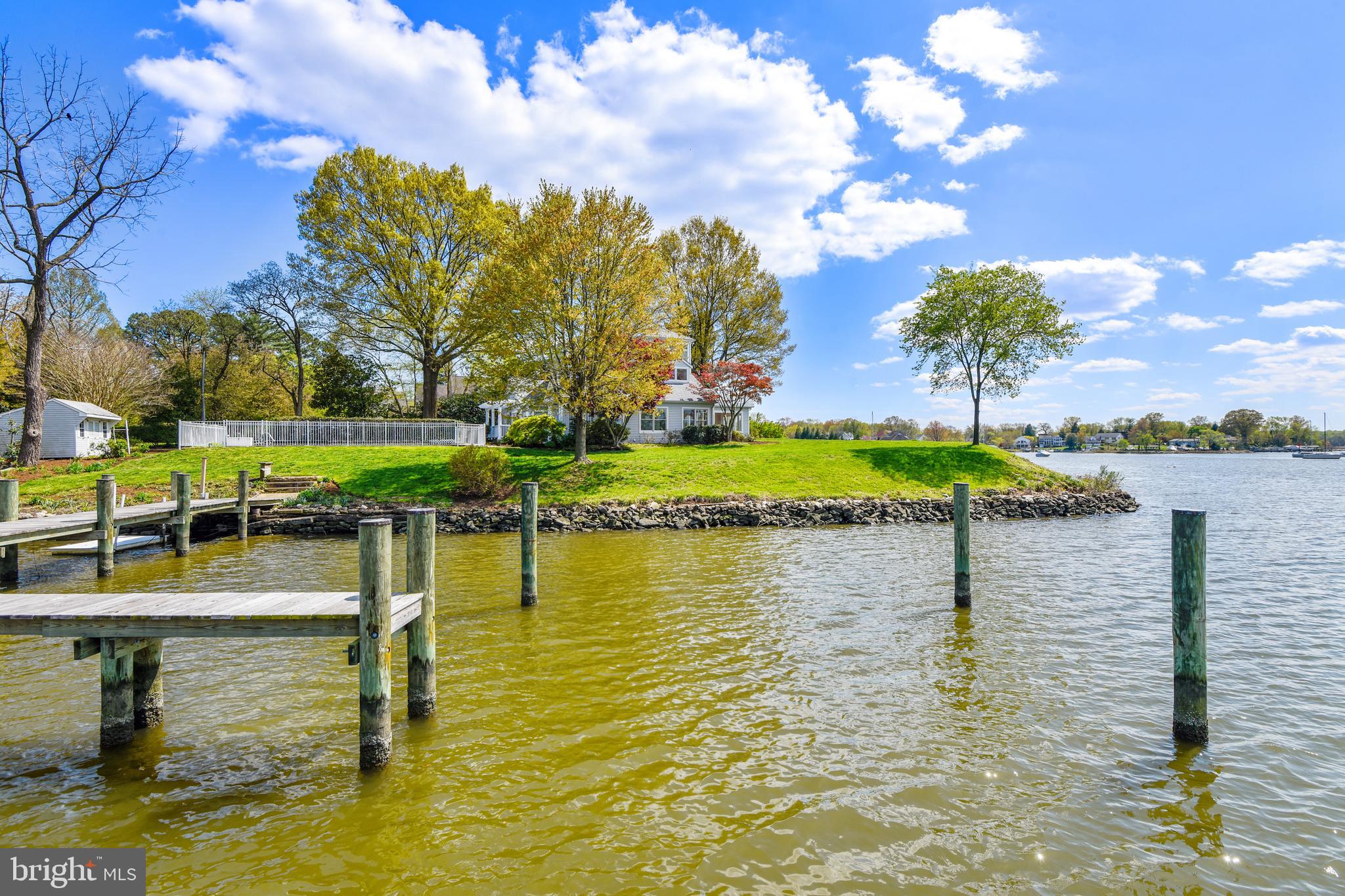 EDGEWATER - Residential