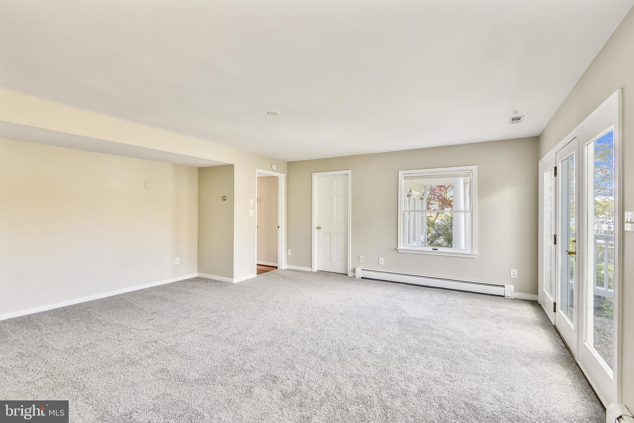 EDGEWATER - Residential