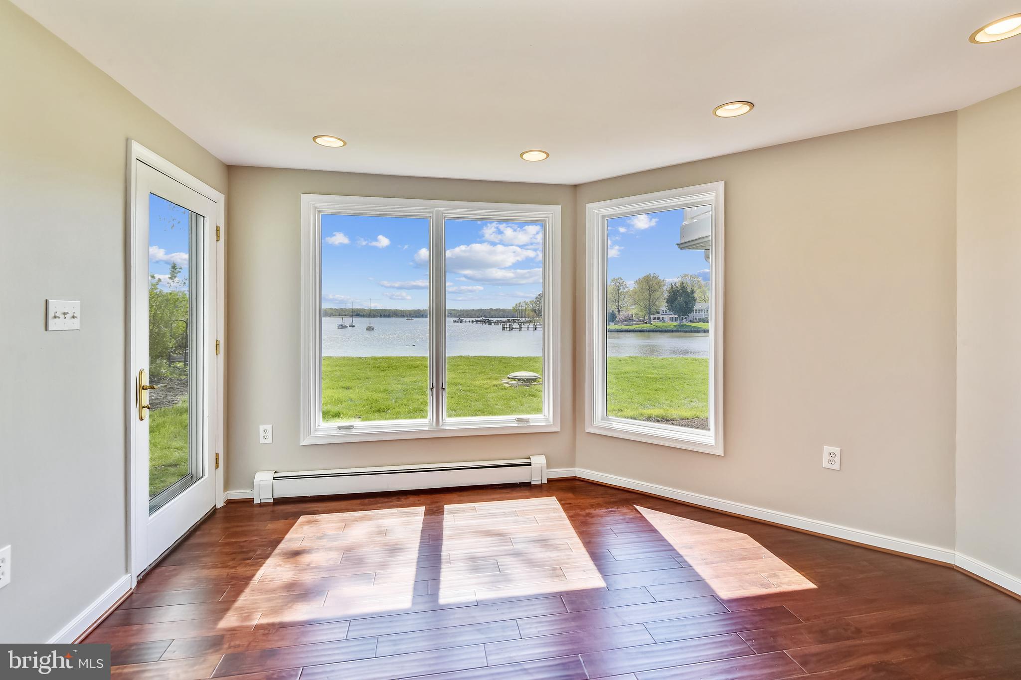 EDGEWATER - Residential