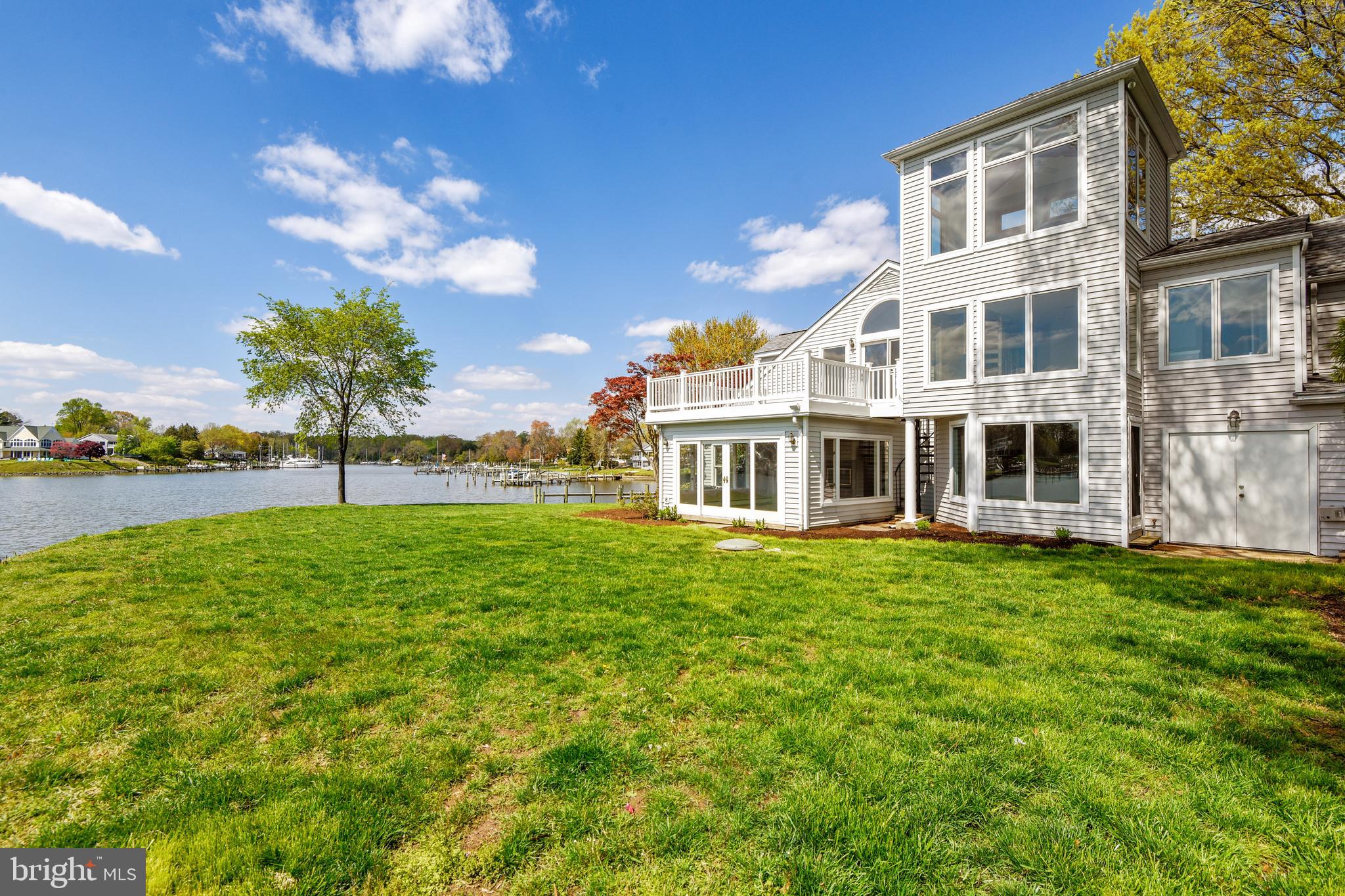 EDGEWATER - Residential