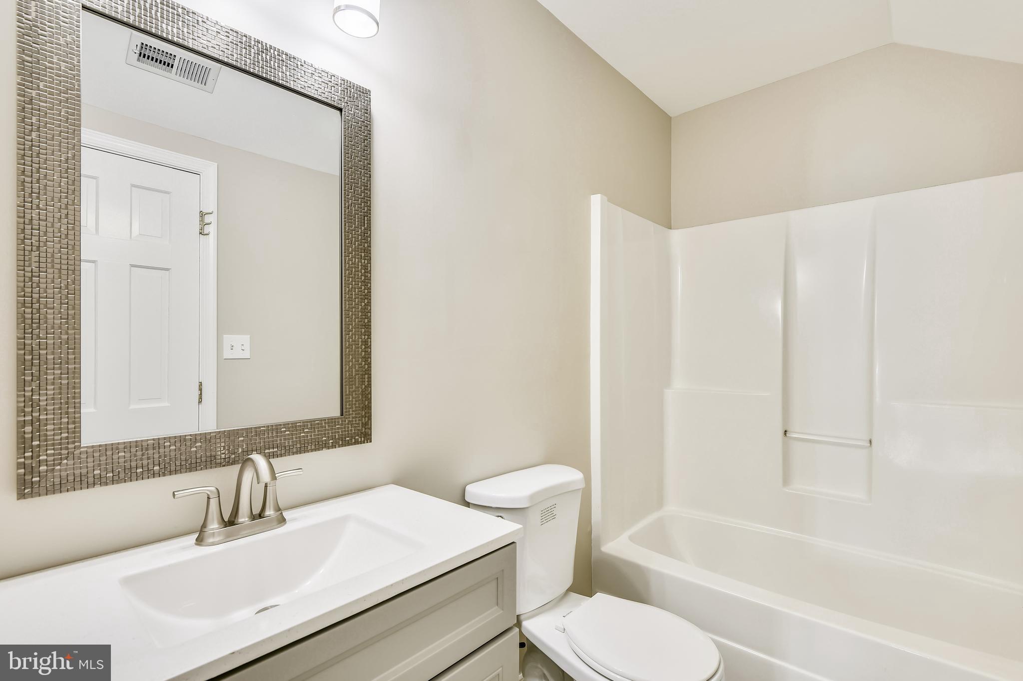 EDGEWATER - Residential