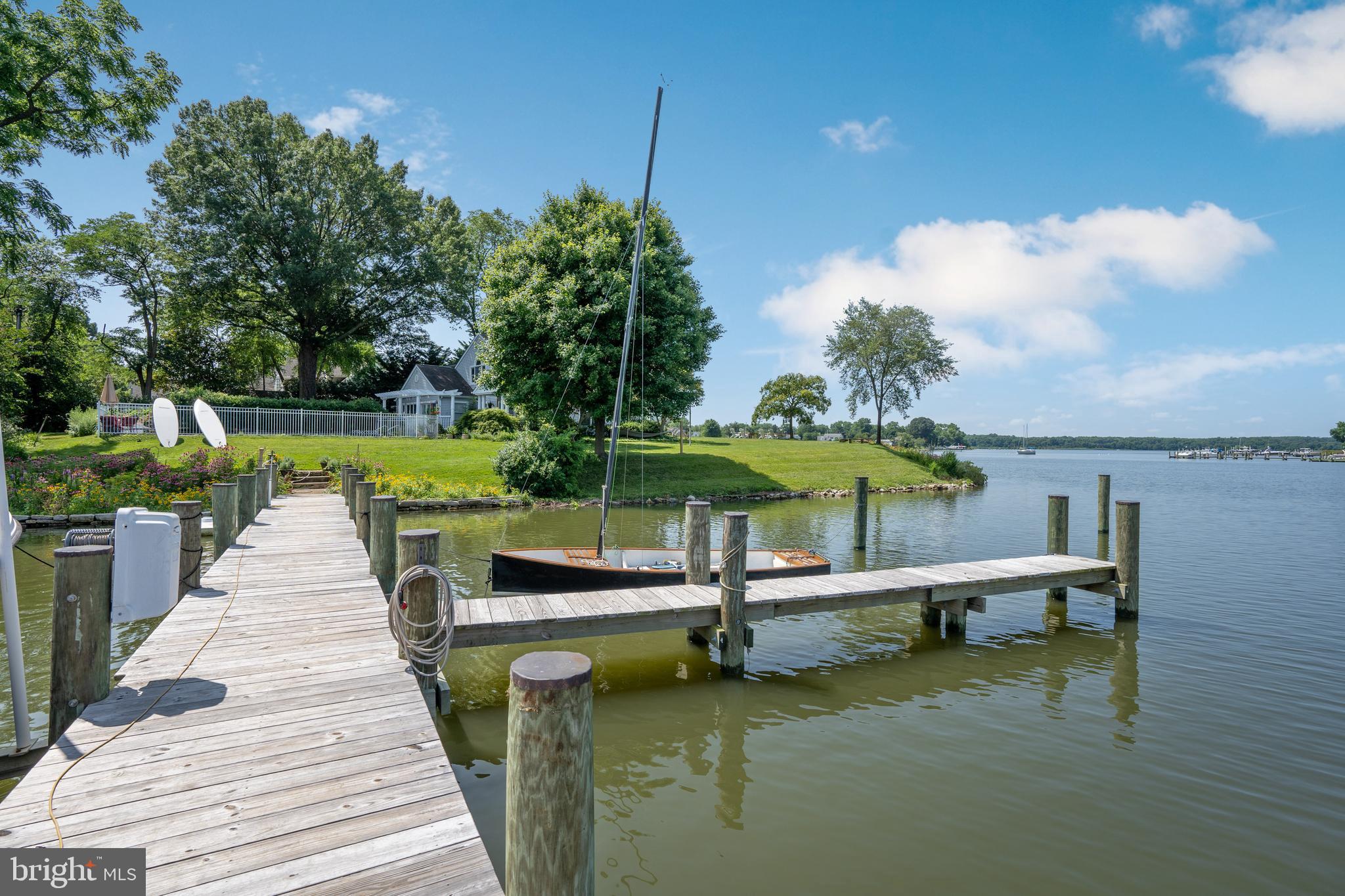 EDGEWATER - Residential