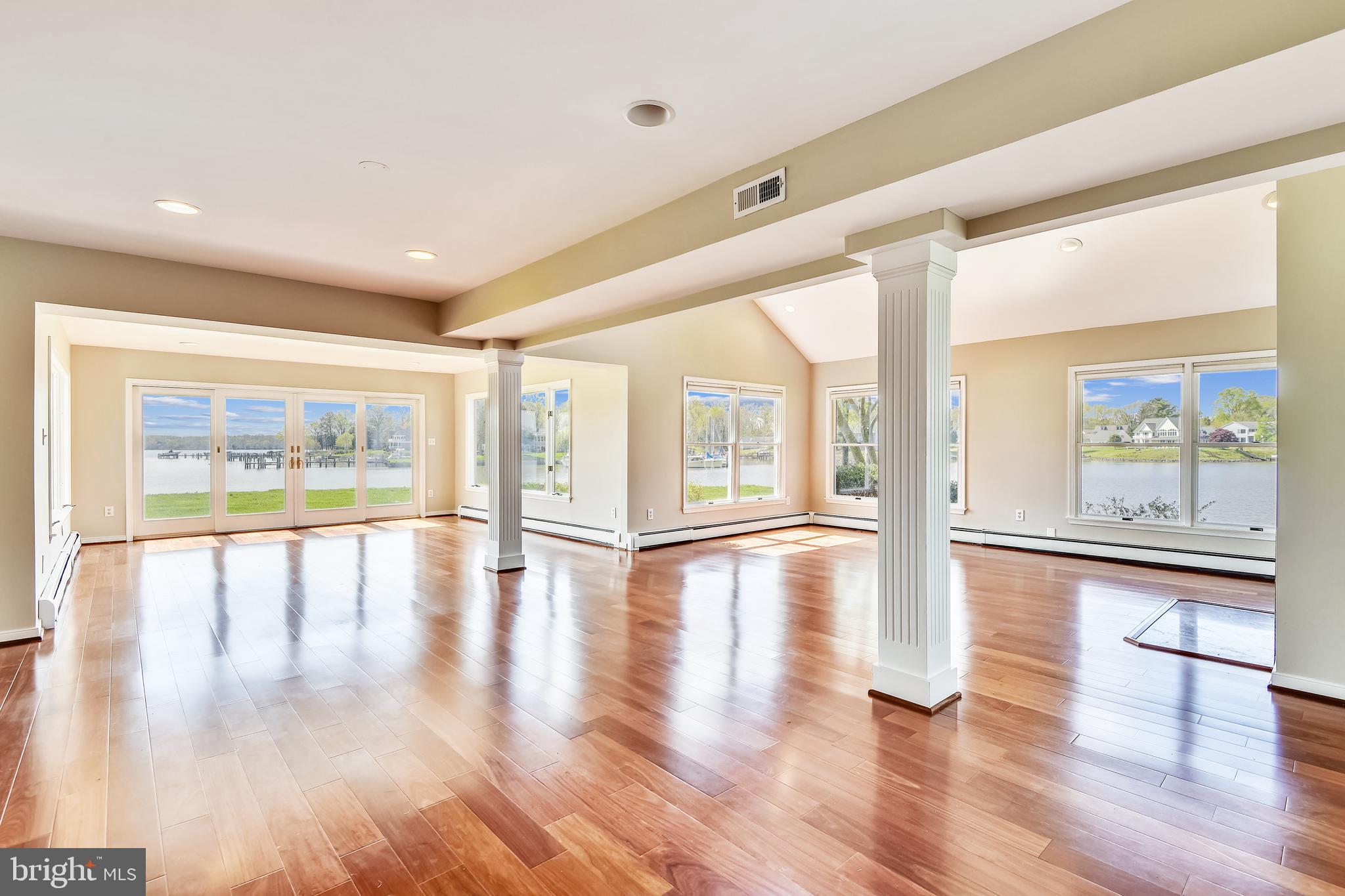 EDGEWATER - Residential