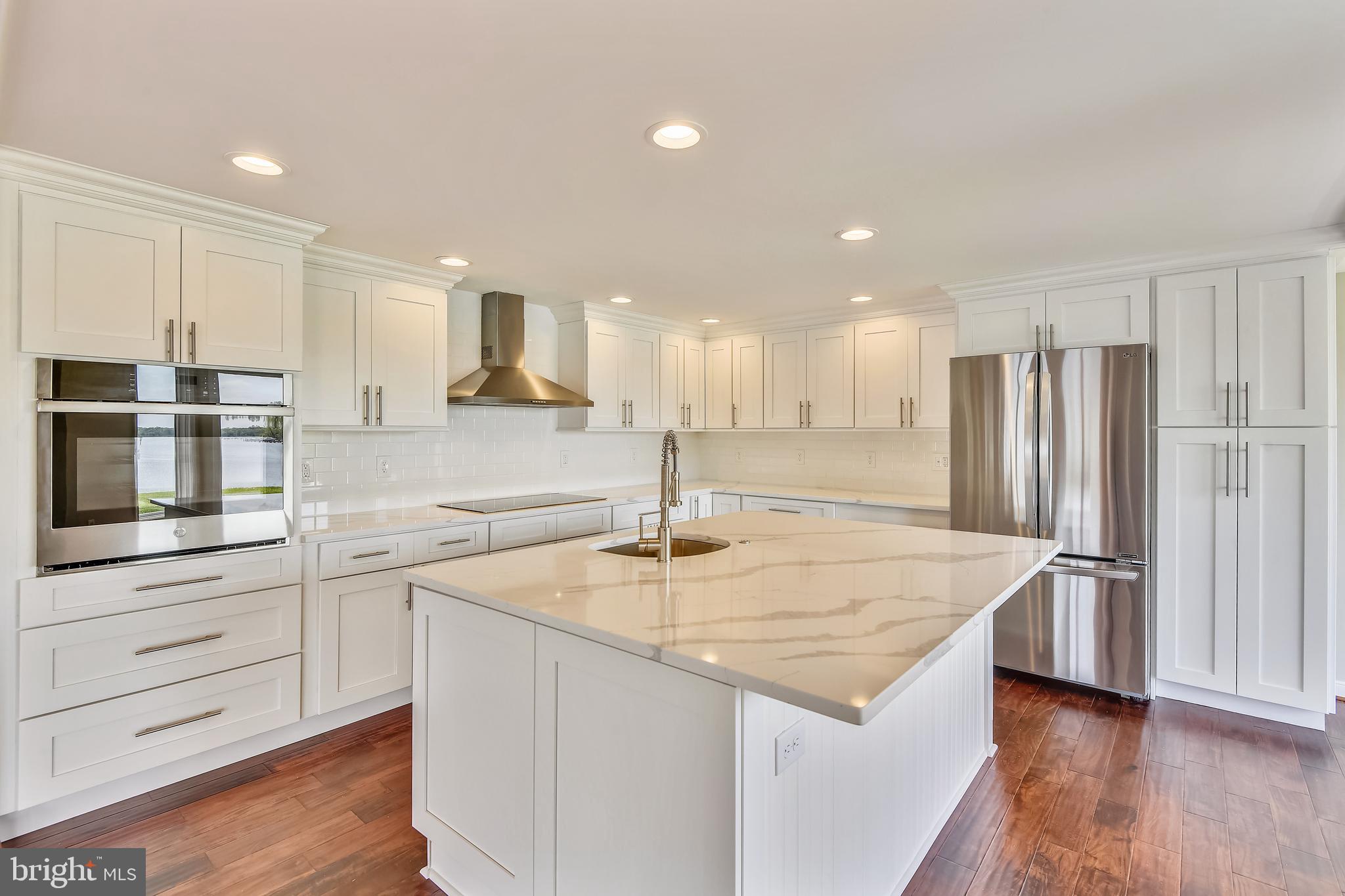 EDGEWATER - Residential