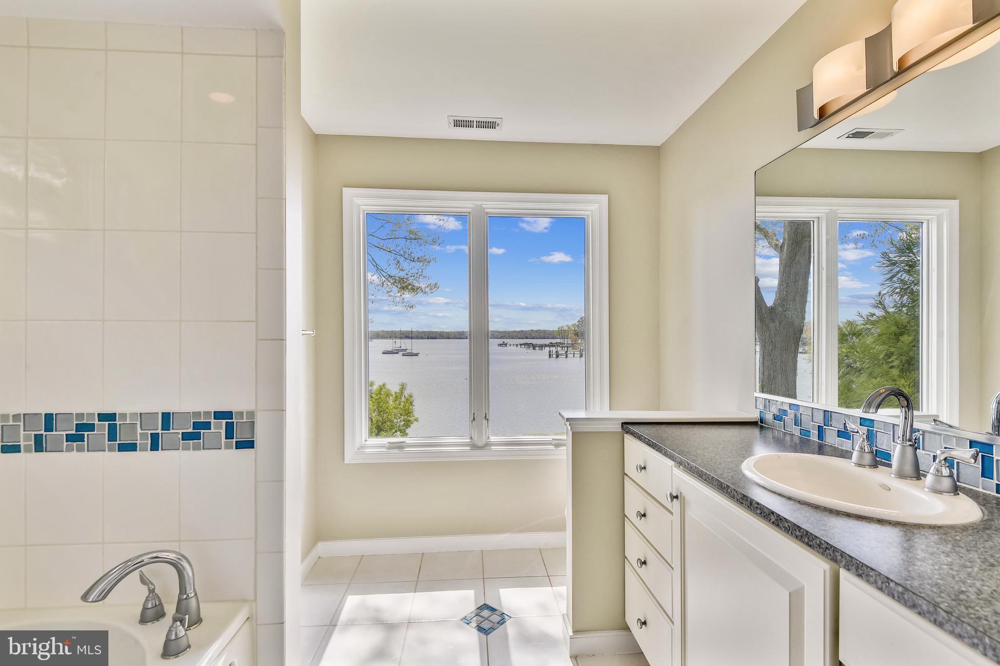 EDGEWATER - Residential