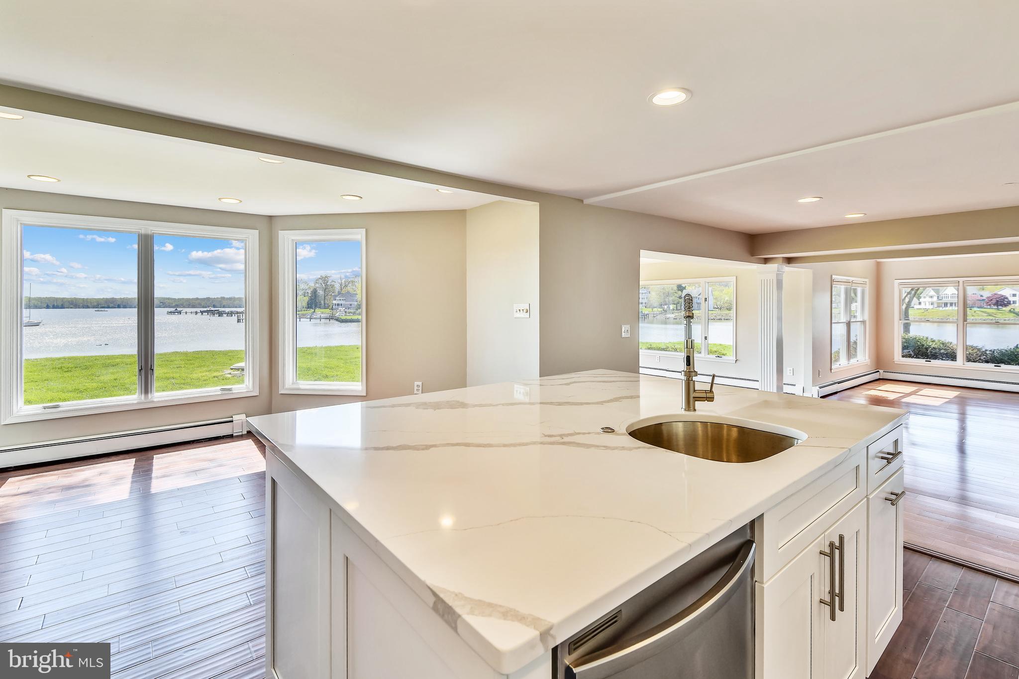 EDGEWATER - Residential