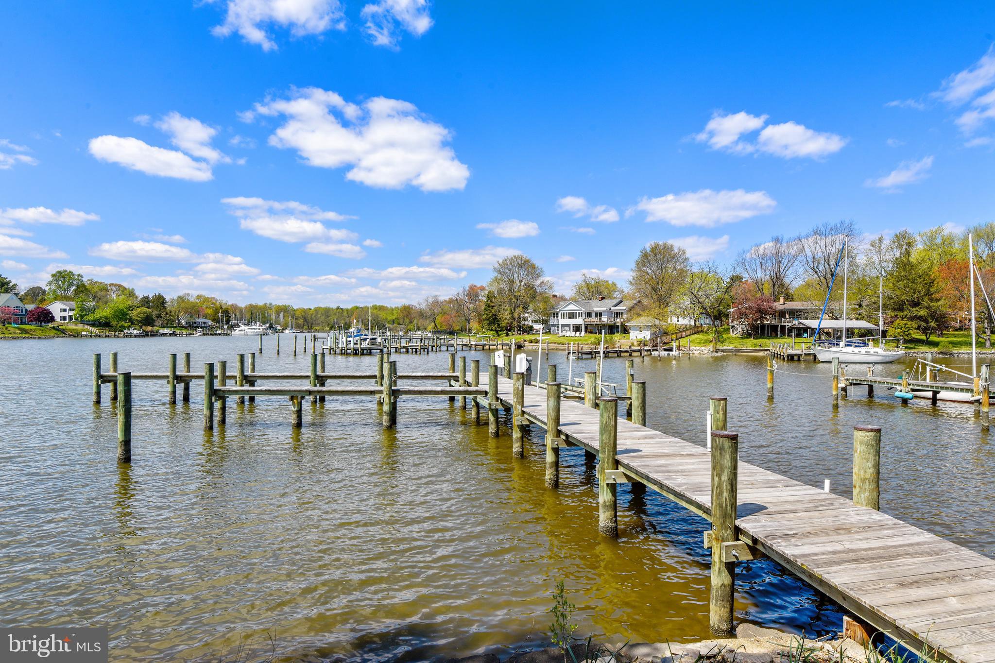 EDGEWATER - Residential