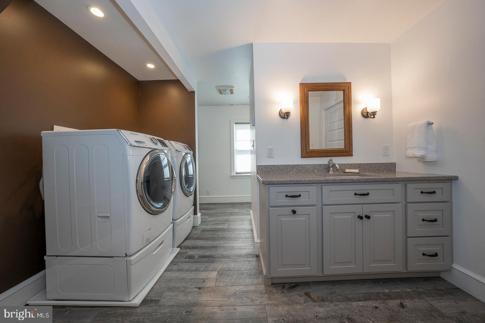 SOUTH WAYNE - Residential