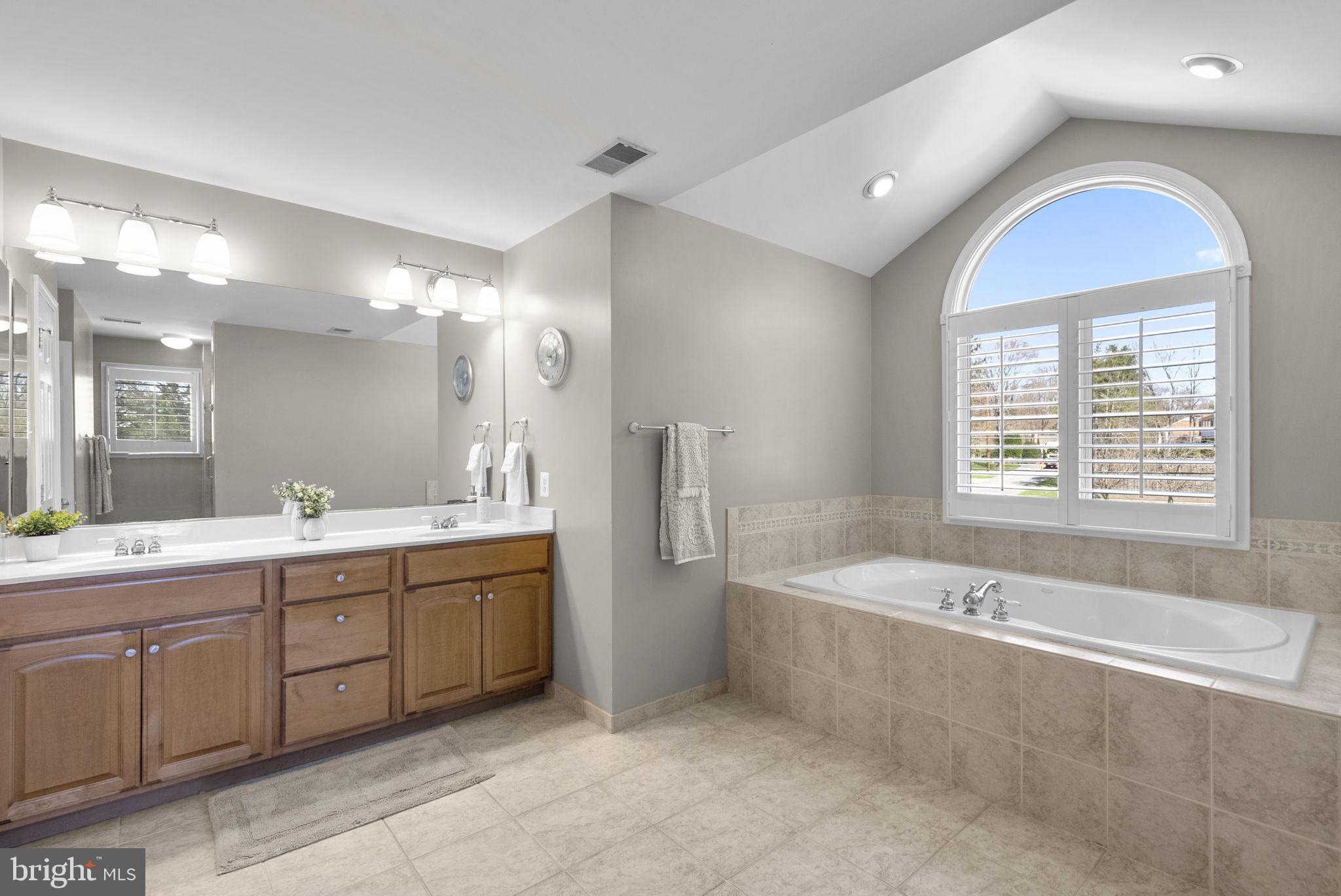 WINDSOR HILLS - Residential