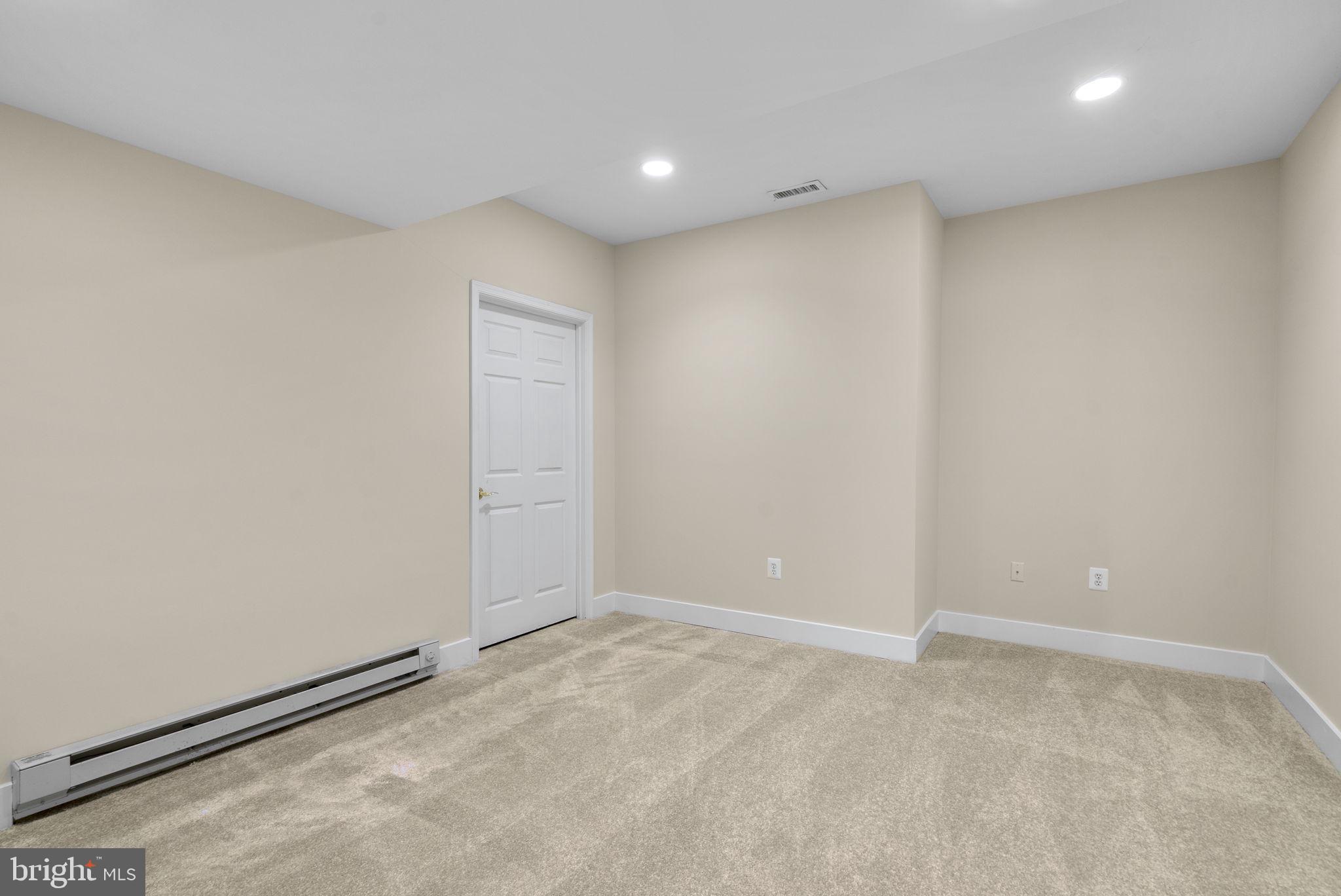 WINDSOR HILLS - Residential