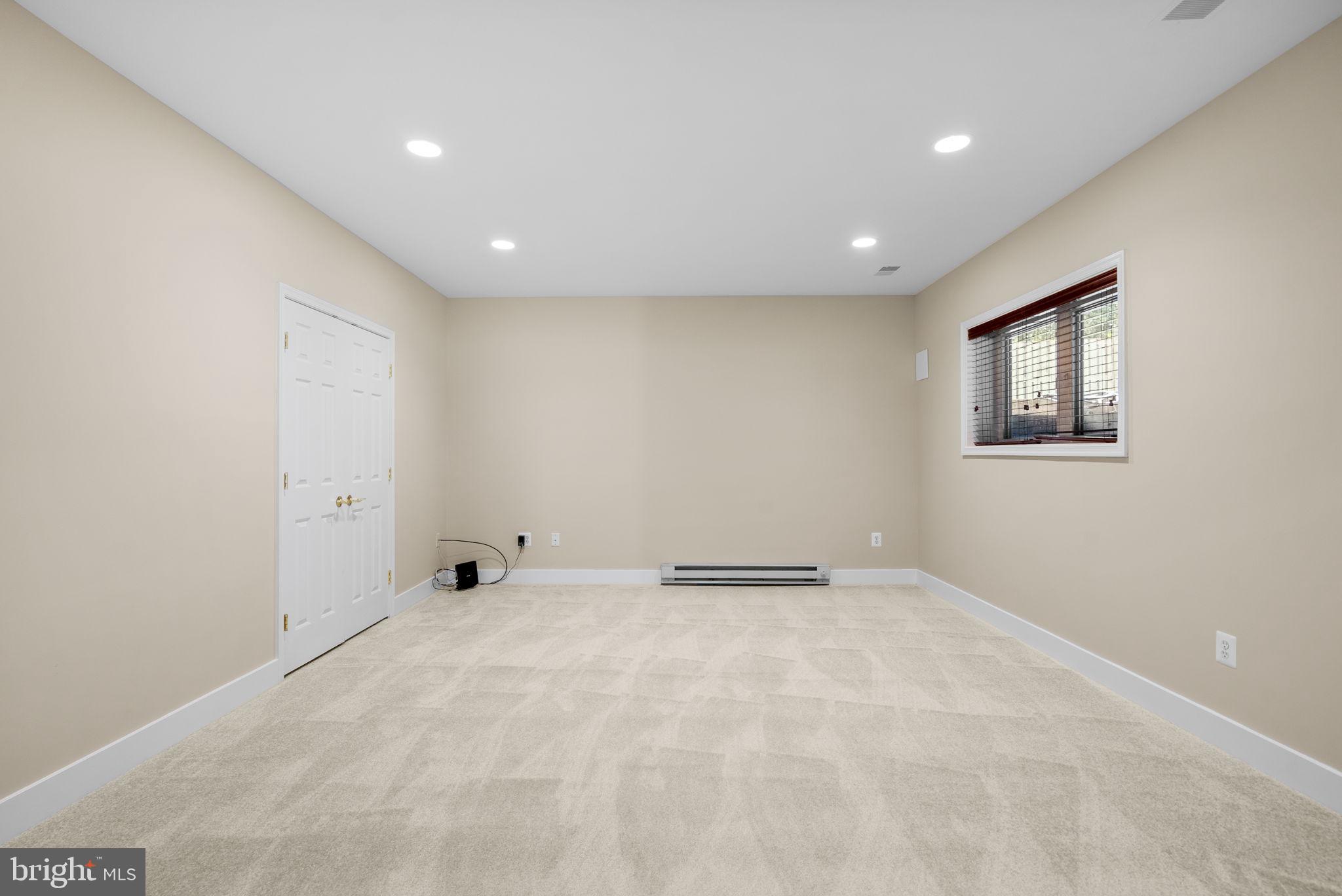 WINDSOR HILLS - Residential