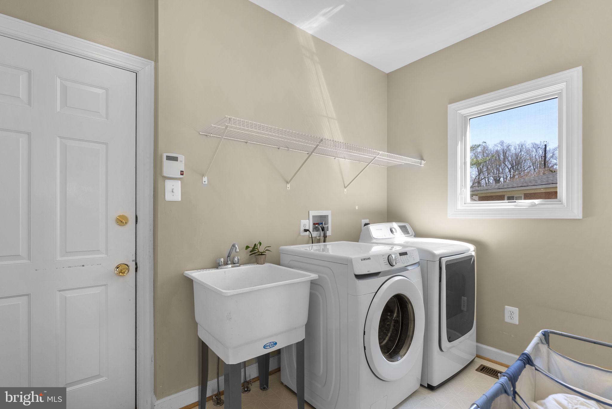 WINDSOR HILLS - Residential