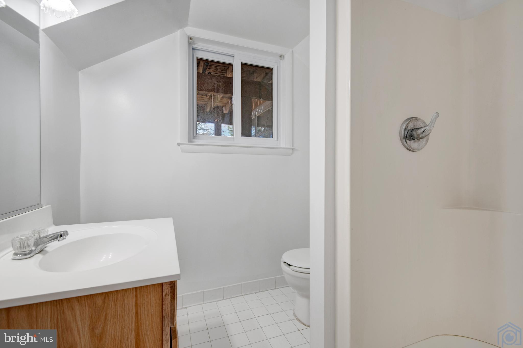 ARUNDEL ON THE BAY - Residential Lease