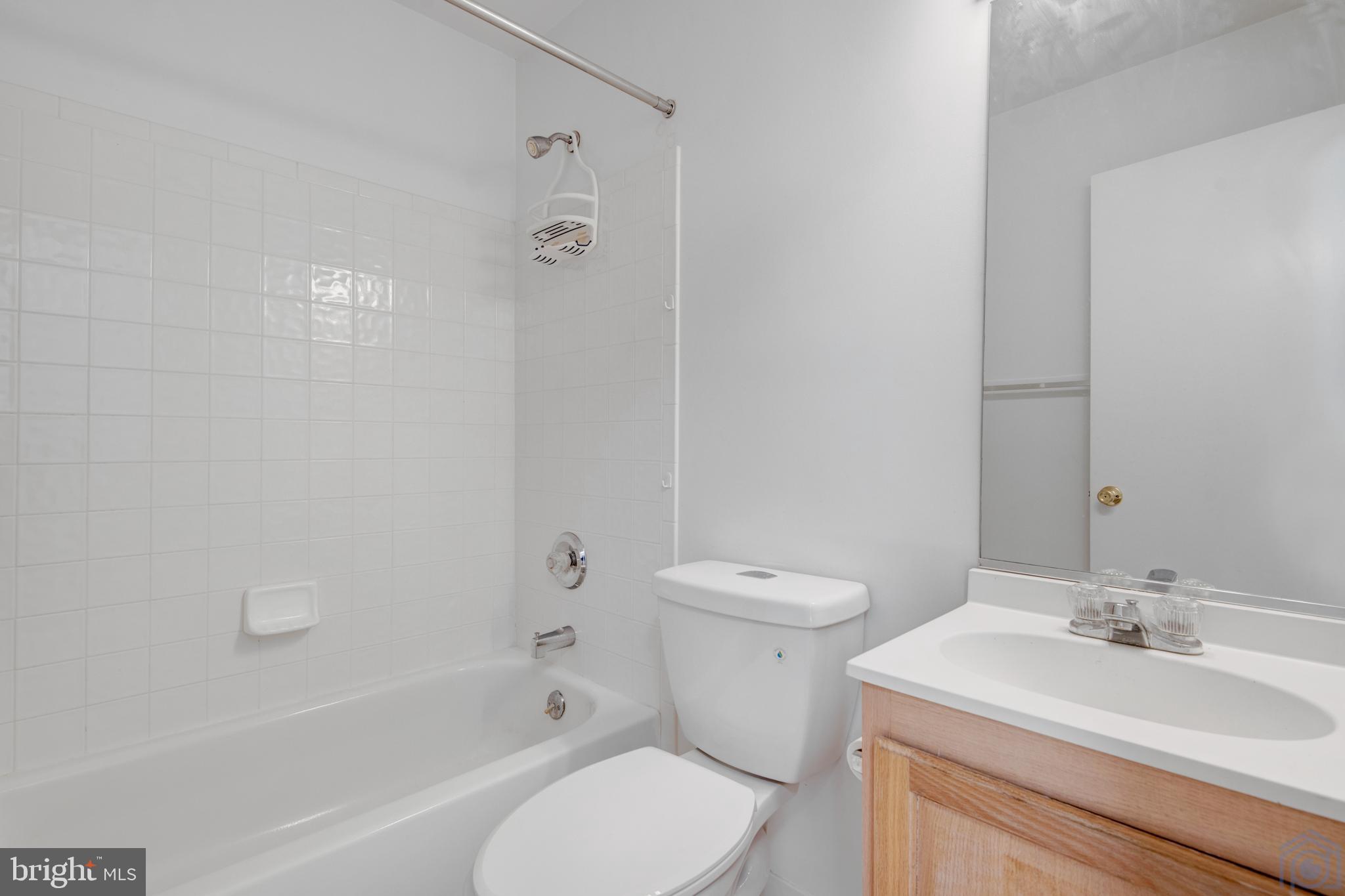 ARUNDEL ON THE BAY - Residential Lease