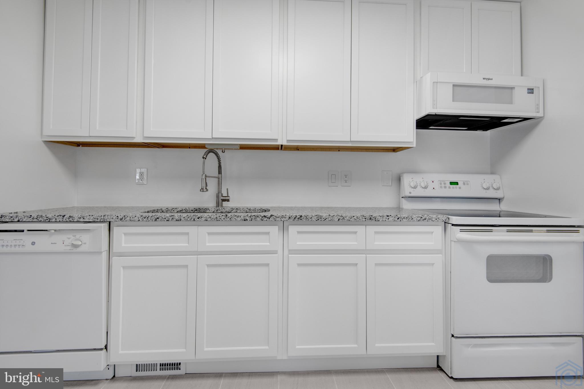 ARUNDEL ON THE BAY - Residential Lease