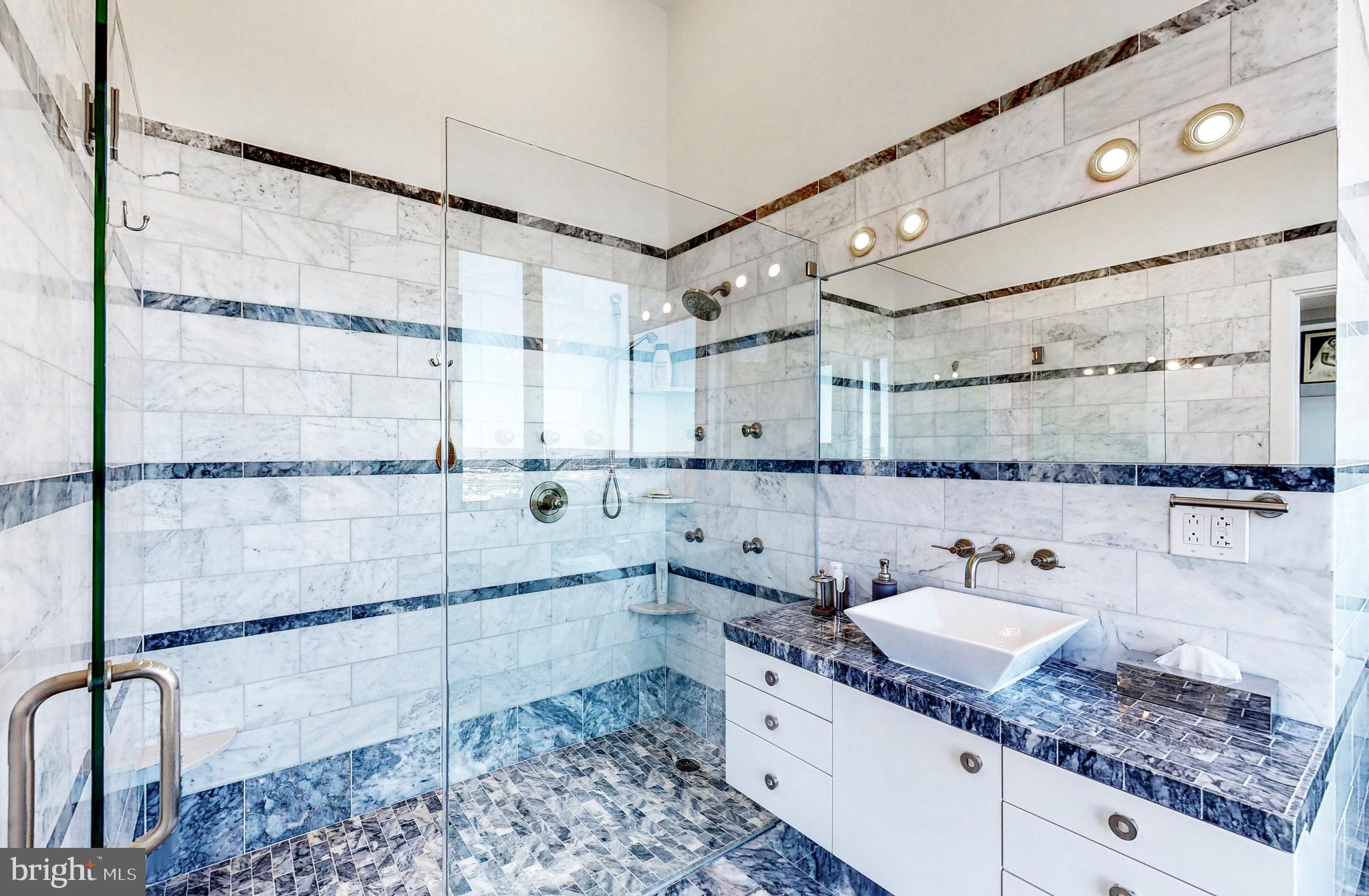 INNER HARBOR - Residential