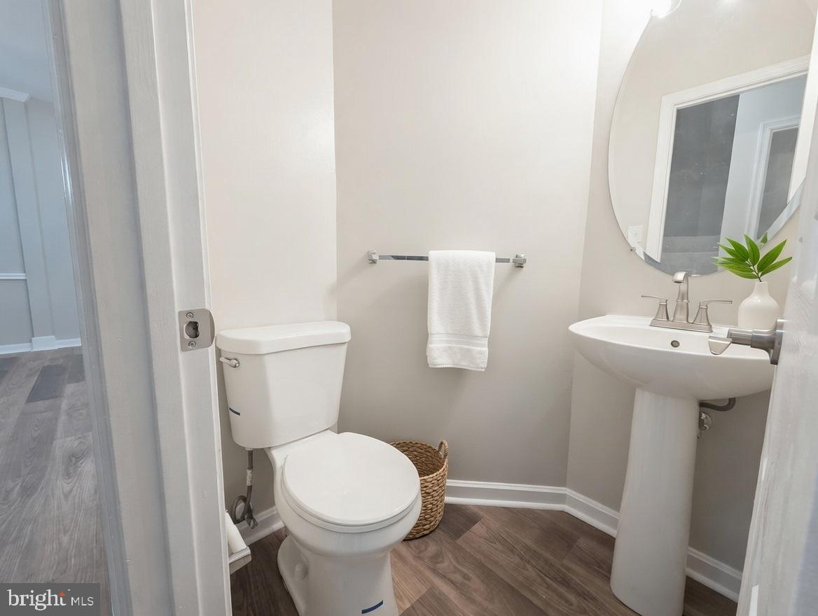 RANDOM HILLS - Residential Lease