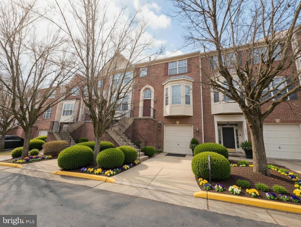 RANDOM HILLS - Residential Lease