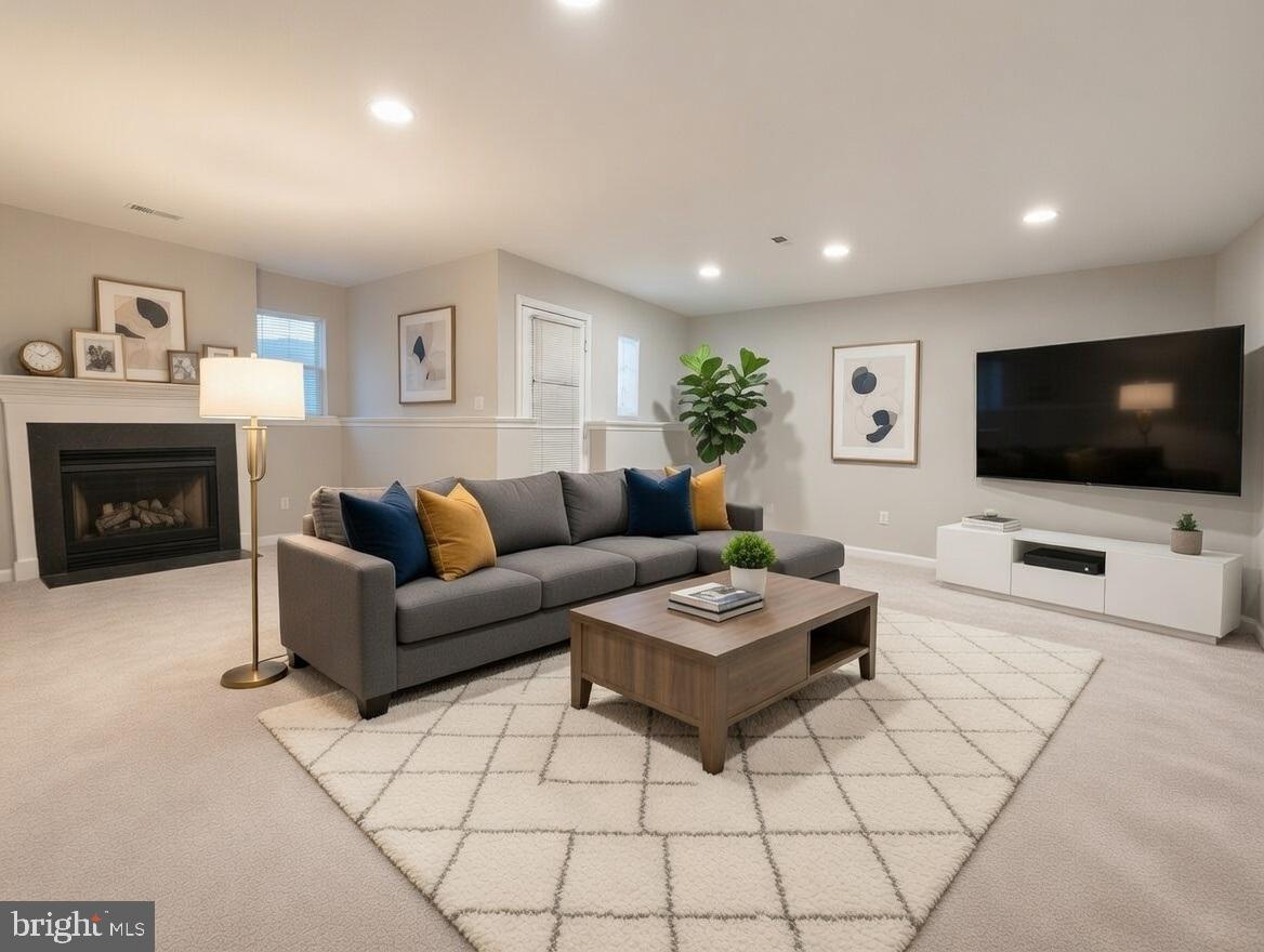 RANDOM HILLS - Residential Lease