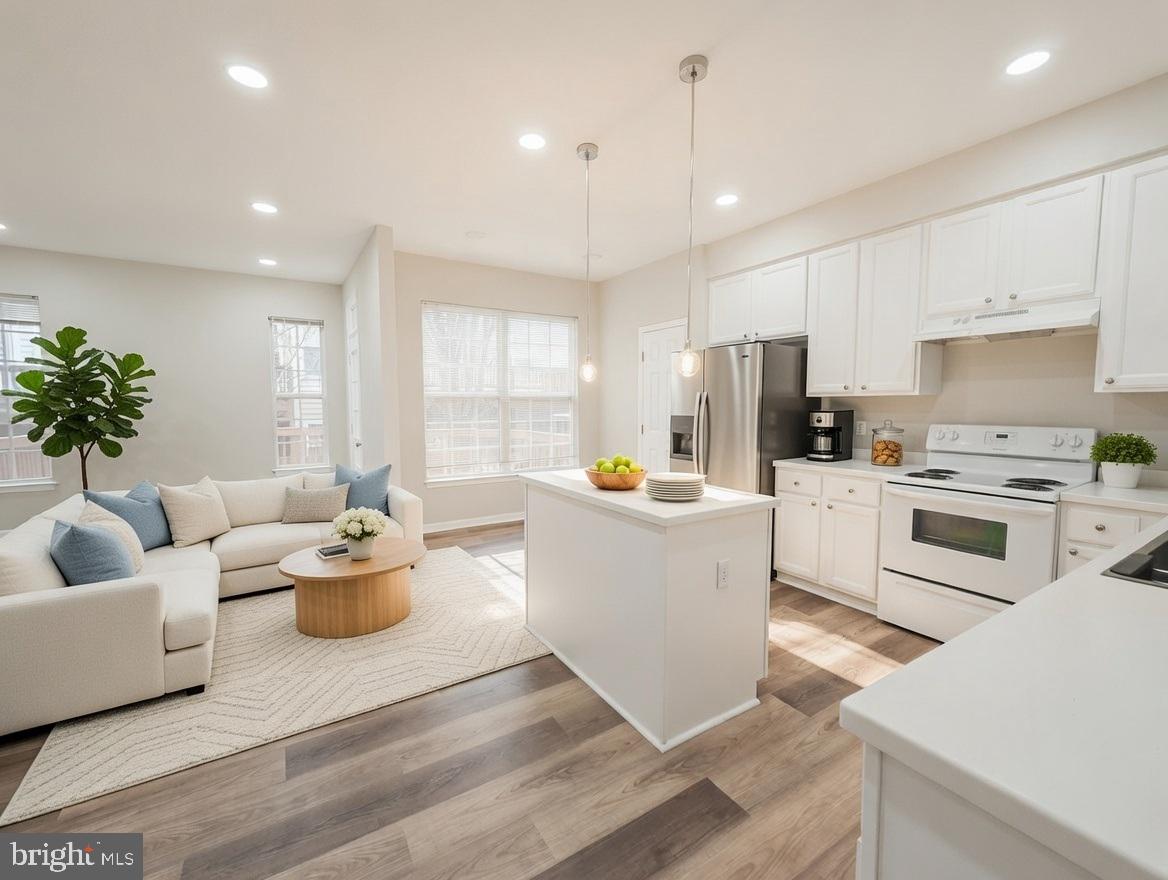 RANDOM HILLS - Residential Lease