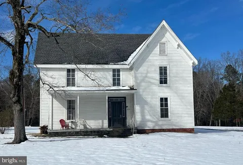 121 E Broaddus Avenue Unit 3, Bowling Green, VA MLS: VACV2007580