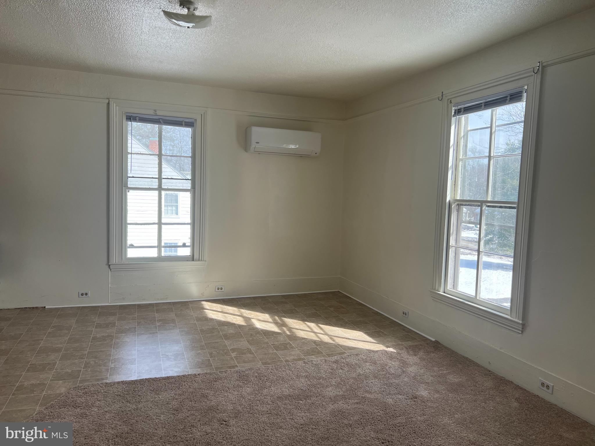 BOWLING GREEN - Residential Lease