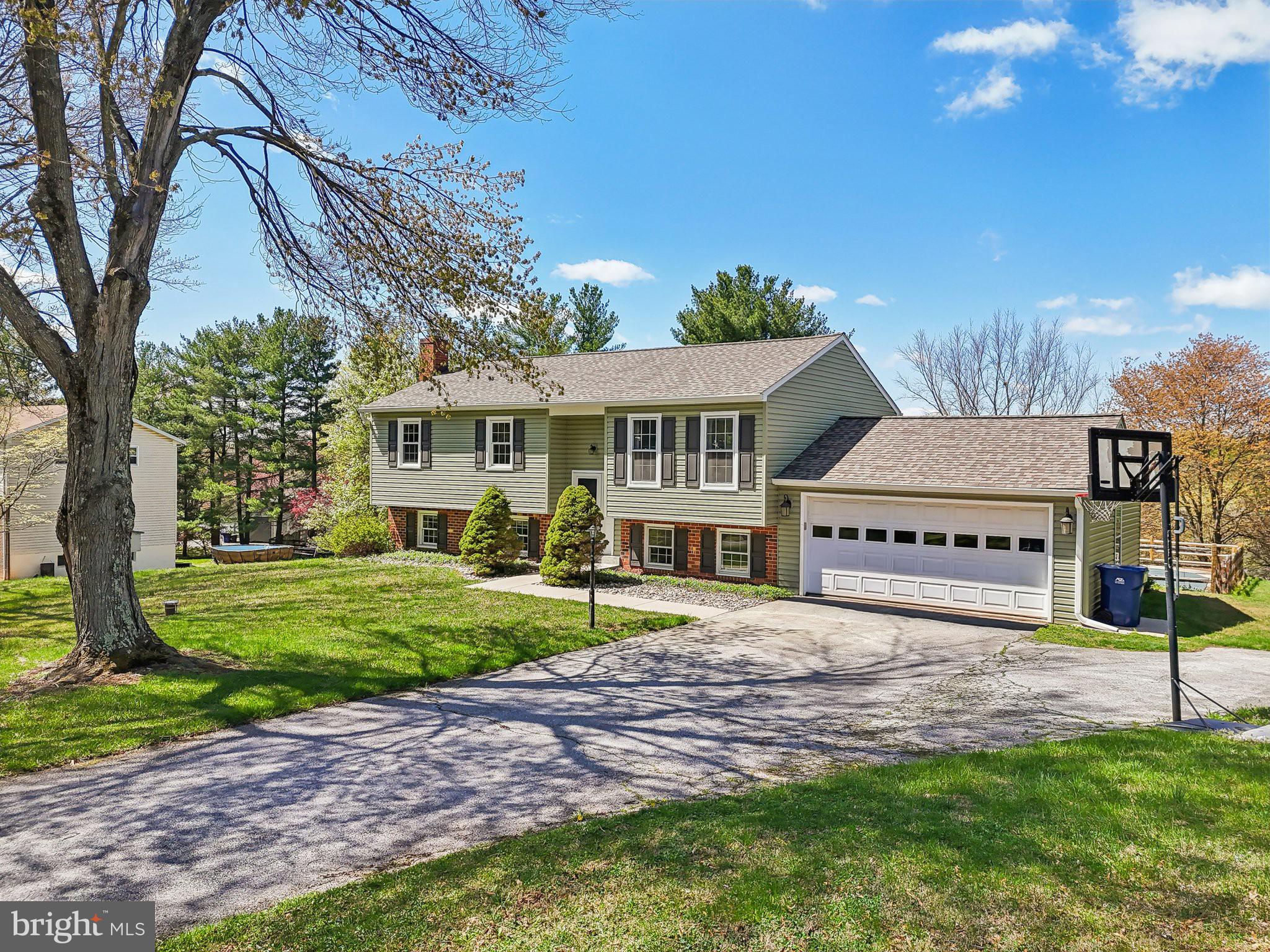 MID COUNTRY VIEW - Residential