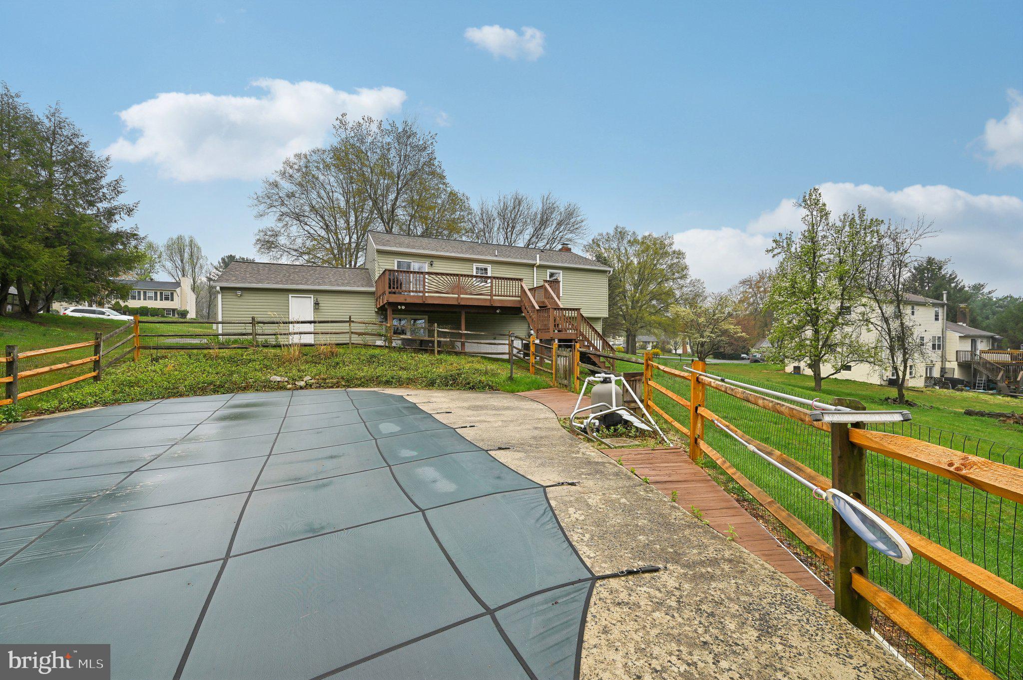 MID COUNTRY VIEW - Residential