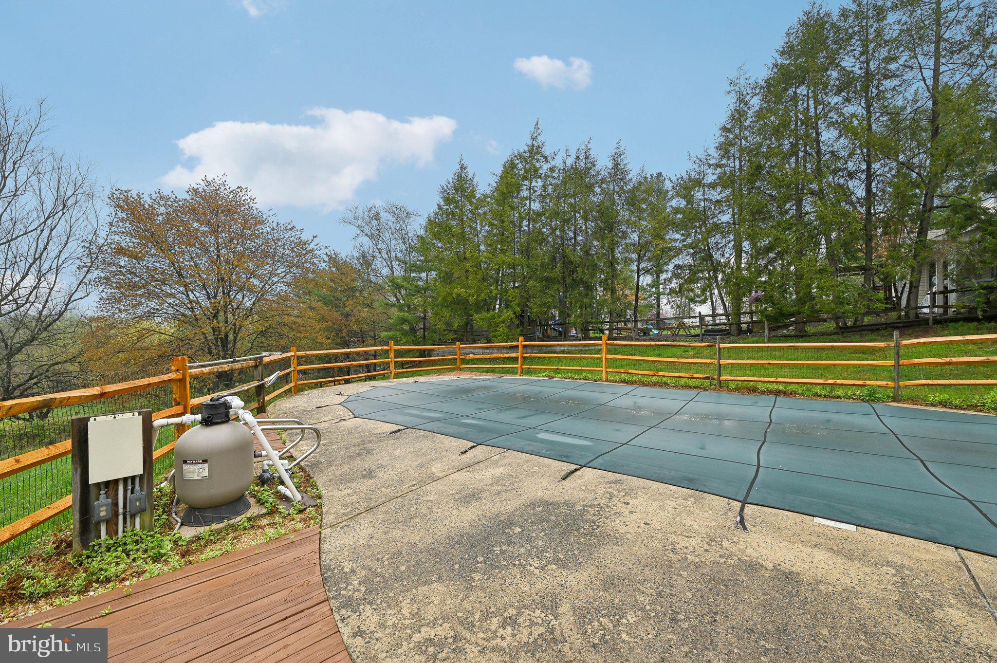 MID COUNTRY VIEW - Residential